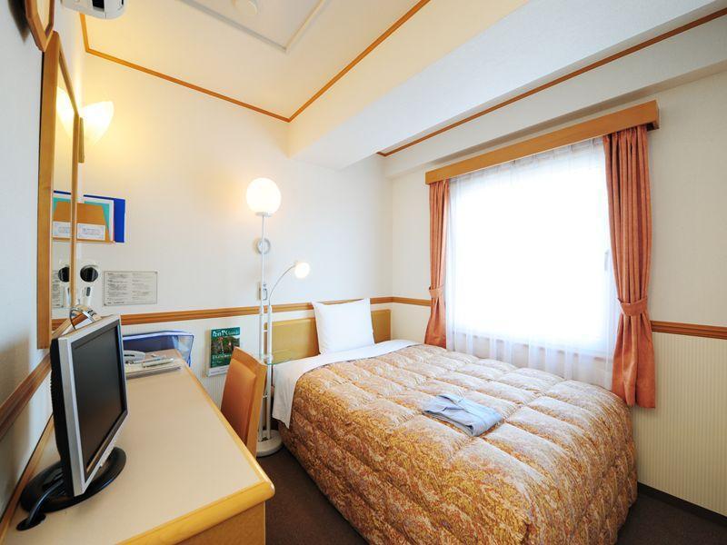 Toyoko Inn Okayama Eki Nishi Guchi Hiroba Esterno foto