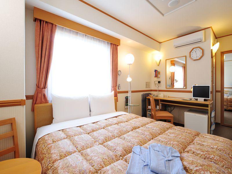 Toyoko Inn Okayama Eki Nishi Guchi Hiroba Esterno foto